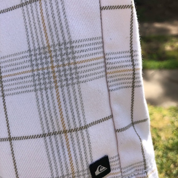QUICKSILVER Plaid Shorts in Cream, Brown, and Grey. Great shorts!! - Picture 7 of 9